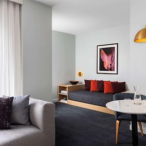 Deluxe Queen Suite