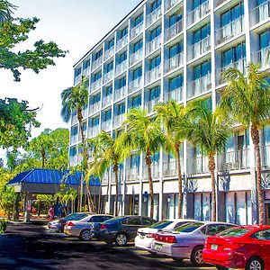 North Miami Beach Gardens Inn & Suites (Adults Only)